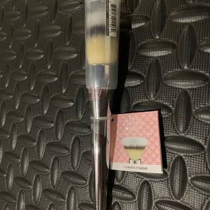 IT Cosmetics powder brush